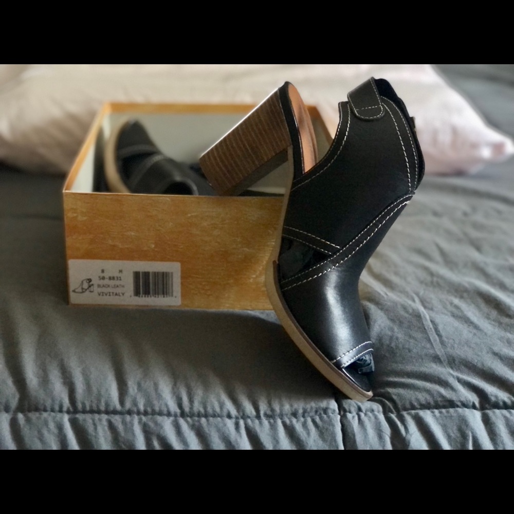 Bella Vita Leather Shoes